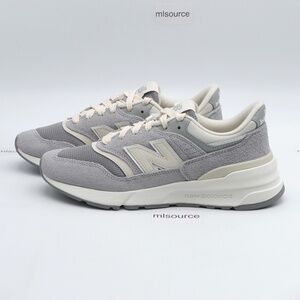 NEW Women's New Balance 997R Suede Sneakers U997REE Concrete/Linen